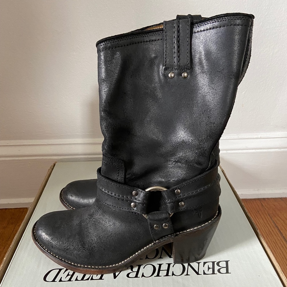 FRYE - 8M Rare Black Leather Boots Carmen Harness Short